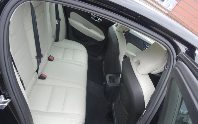 Volvo S60 cena 134900 przebieg: 54000, rok produkcji 2020 z Książ Wielkopolski małe 529